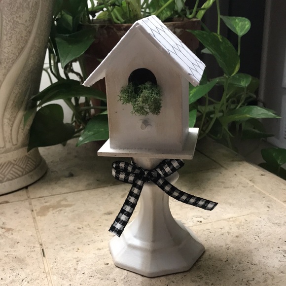 Farmhouse Birdhouse Hand Made - Picture 2 of 5